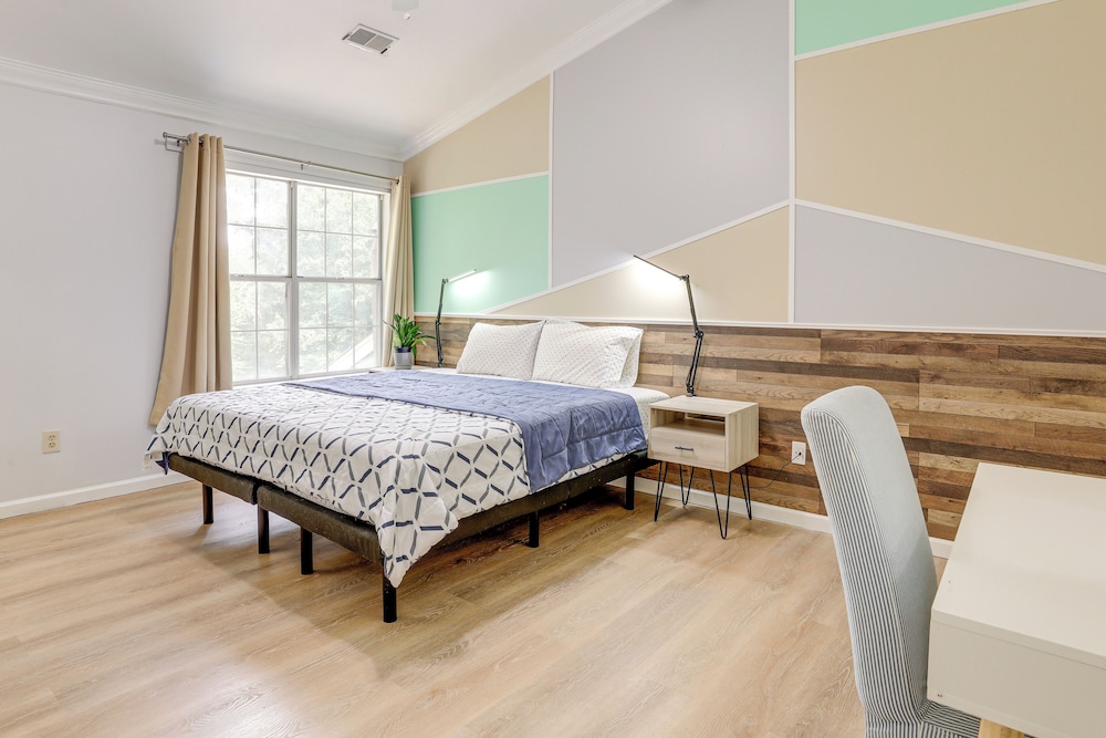 Fenced Yard & Pool Access: Lawrenceville Retreat!
