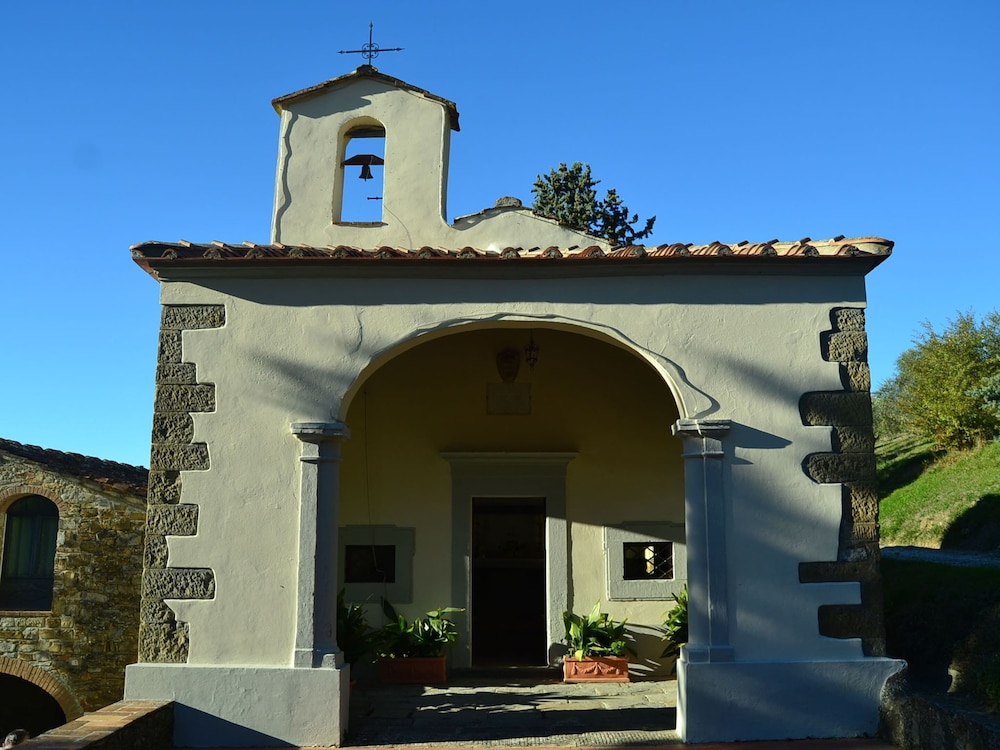 Peaceful Farmhouse in Dicomano view 4