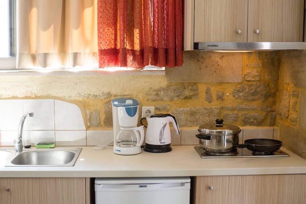 Agarathos Traditional Rooms