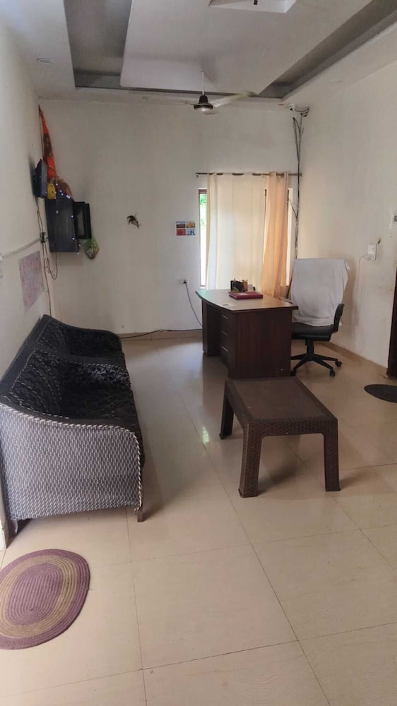 Hotel The Divine Punjabi Tadka