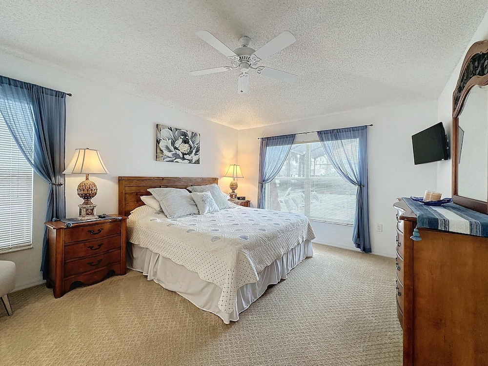 South Facing Pool Home With Golf Course Views