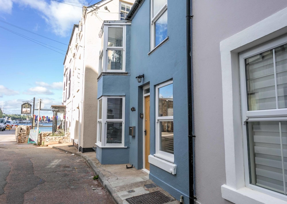 Quay Cottage - On Back Beach of Teignmouth view 2