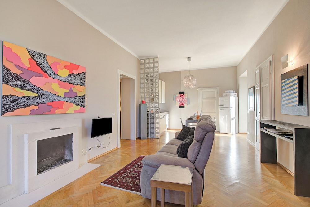 Zara Apartment in Villa Jejia