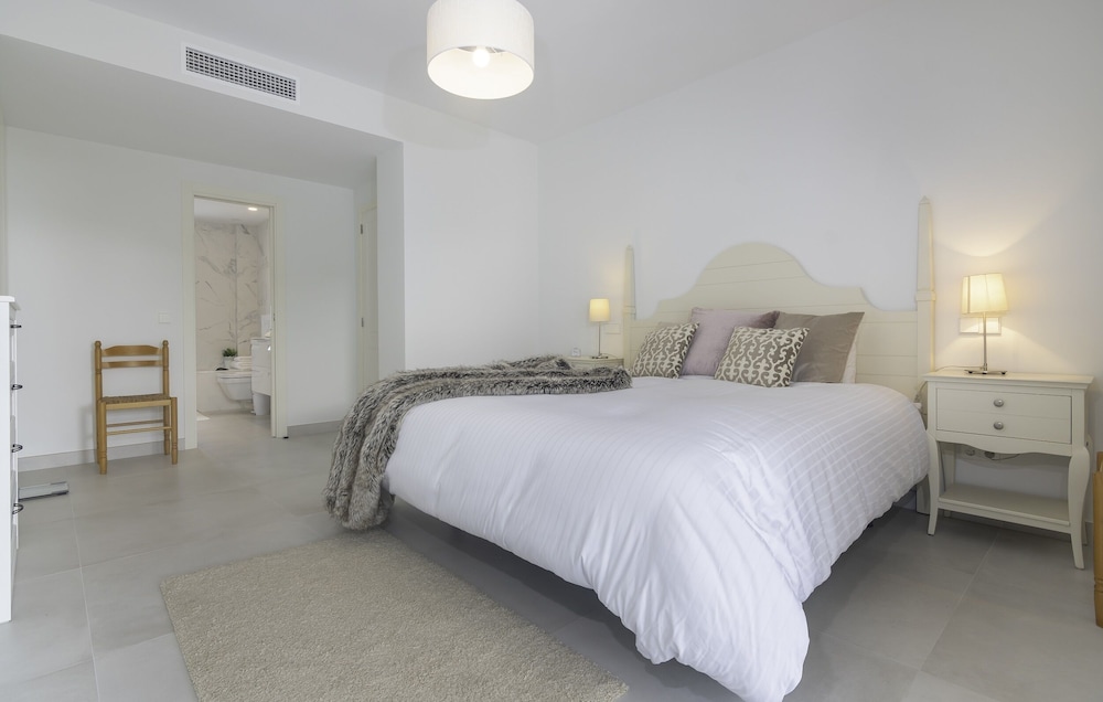 Wonderful Villa Near Beach view 5