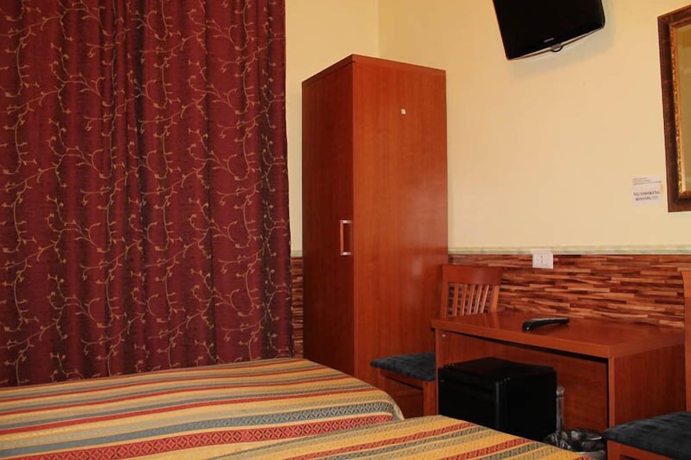 Cristina Rooms