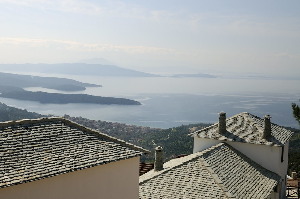 Esperos Suites & Villas
