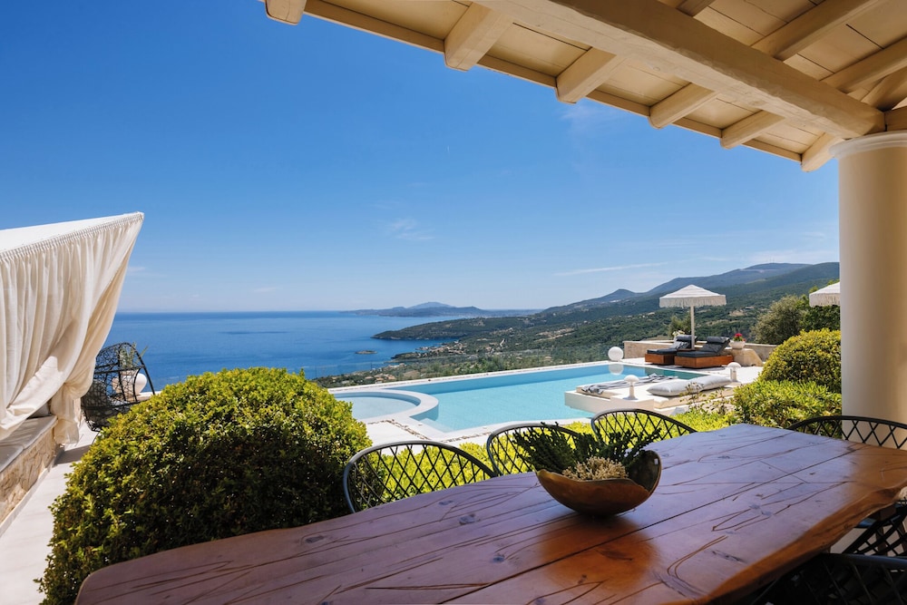 Emerald Villas & Suites