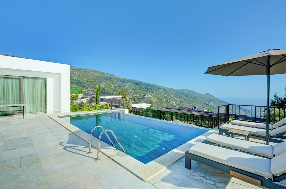 Pluto-1 PLANET LUXURY VILLAS