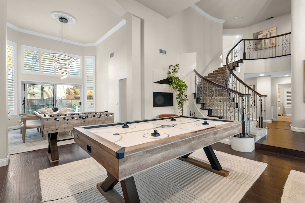Luxury Pool Home w Theater Games Mountain View