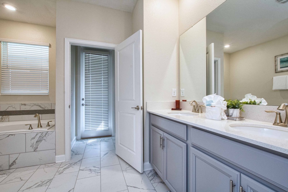 Home 9 Bed Pool Best Location Storey Lake