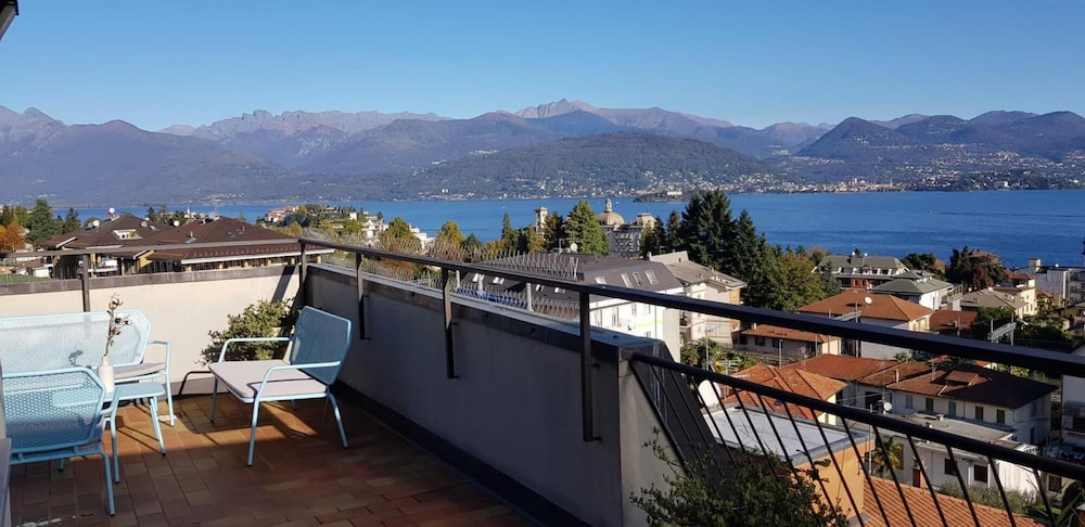 Terrace Lake View apt in Stresa With Lake View view 3