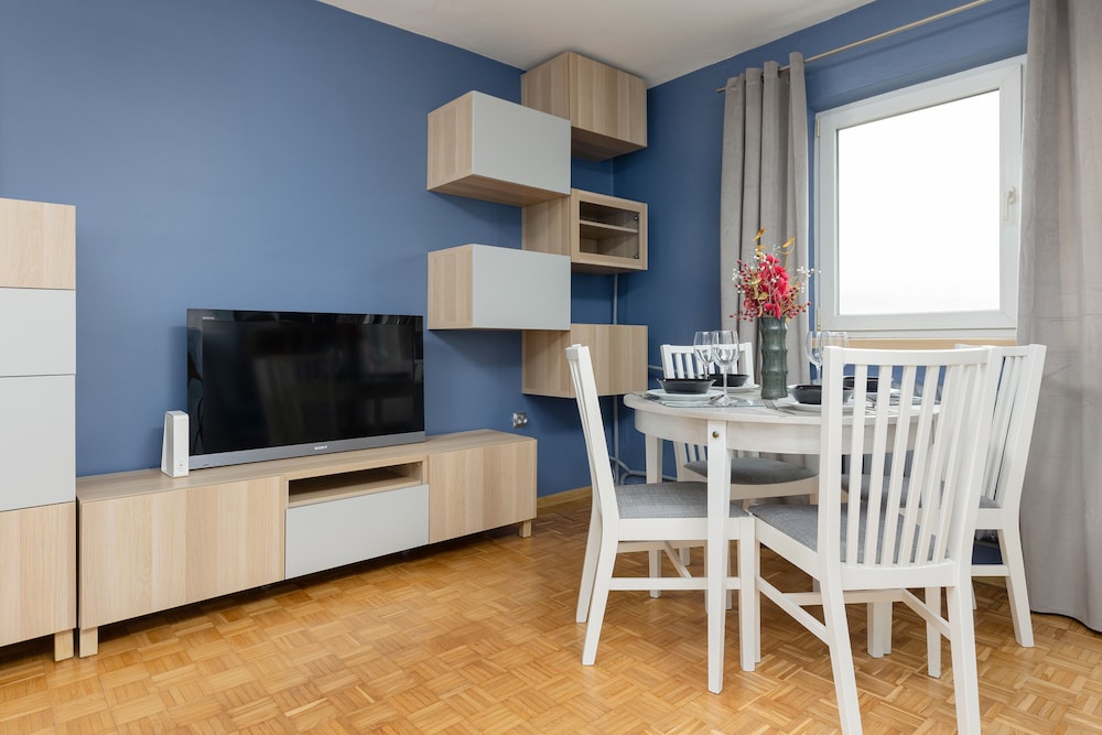 Czerniakowska Apartment by Renters view 5