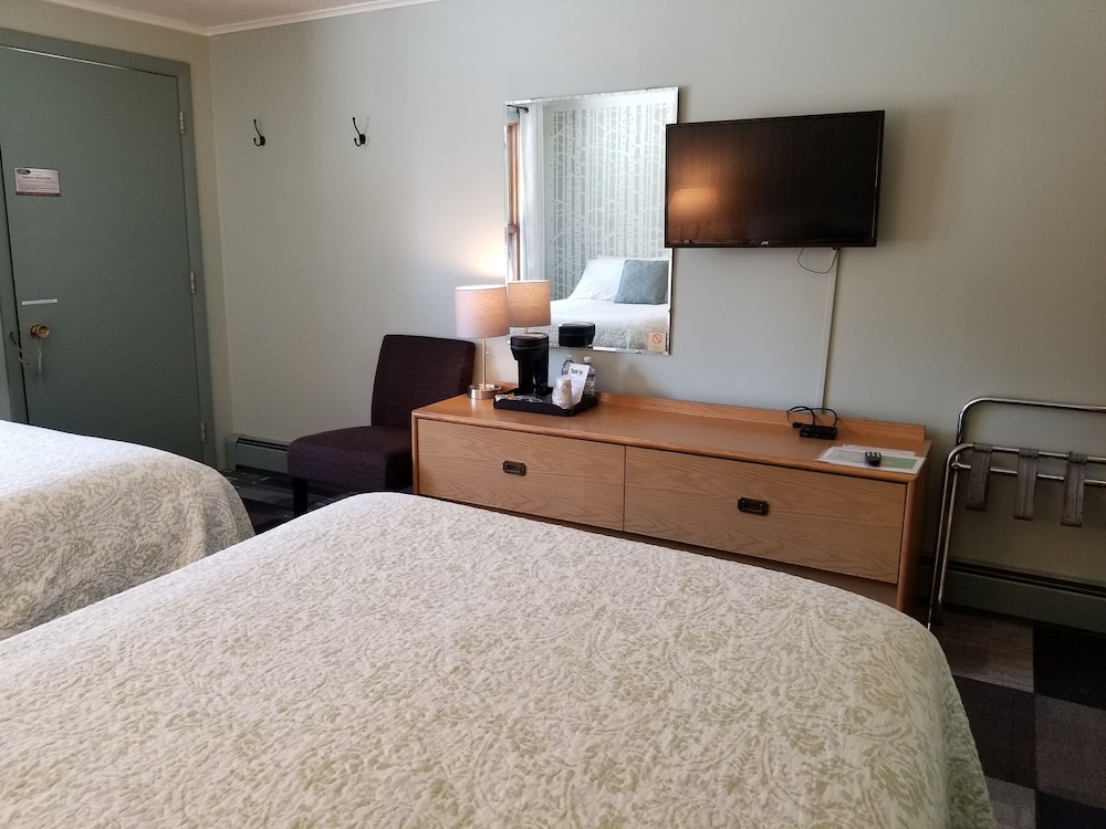 White Mountain Motel And Cottages