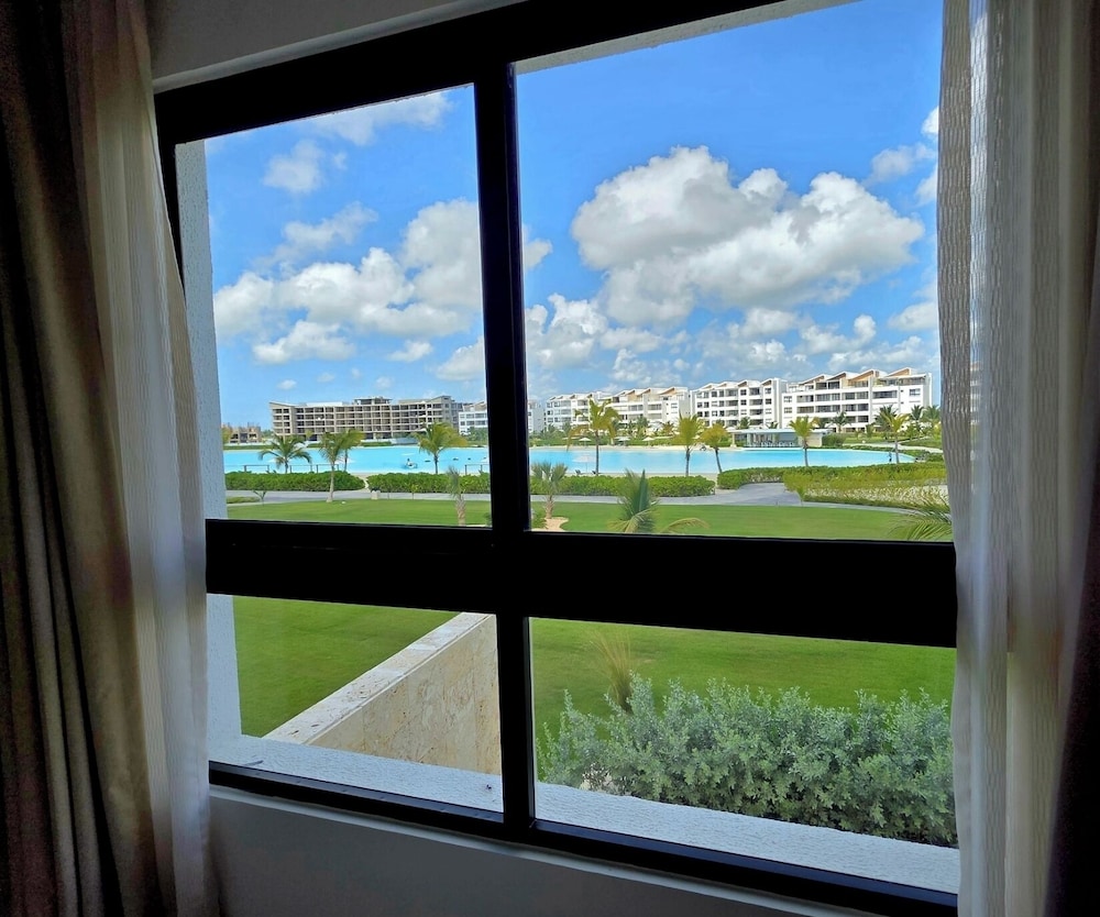 Oasis Turquesa Punta Cana Crystal Lagoon