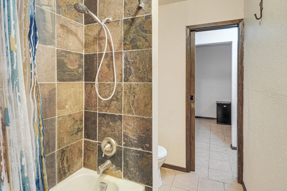 Perfect For Groups! Socorro Home Near NM Tech