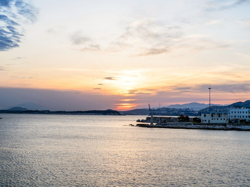 Sanders Port - Precious Studio Near Piraeus Port view 2