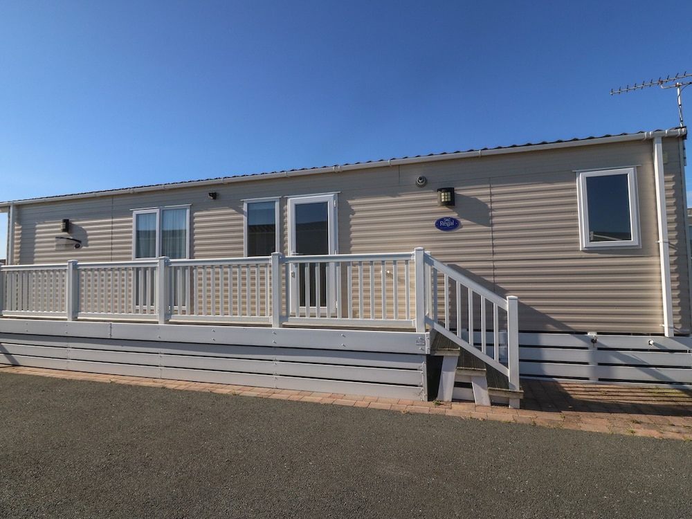 Seafront Holiday Home 2