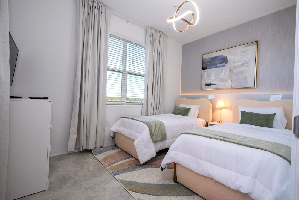 3191 402 Family Fun 3BR Themed Apt Near Disney
