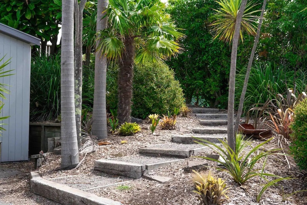 Cabbage Tree Cottage
