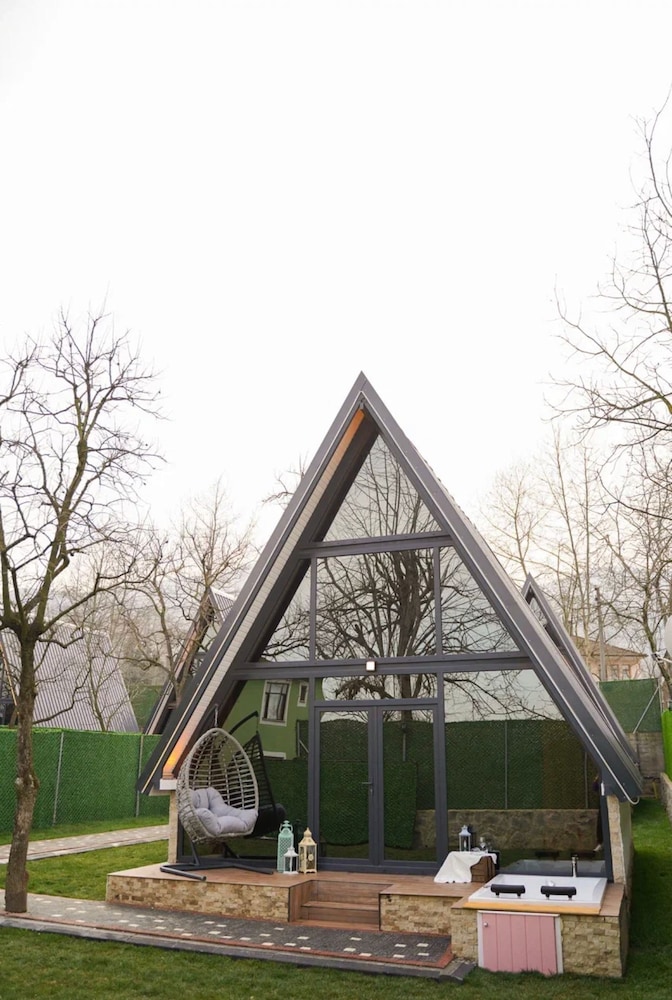 Pop Suit Bungalow view 4