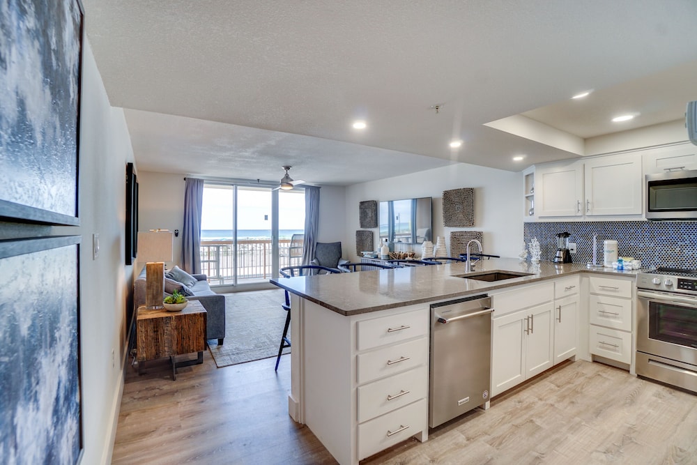Pelican Beach Resort by Panhandle Getaways