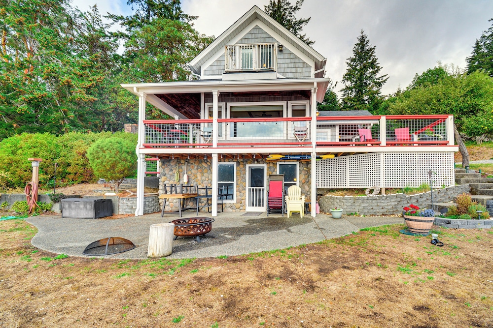 Bayfront Home w/ Private Beach in Vaughn! view 4