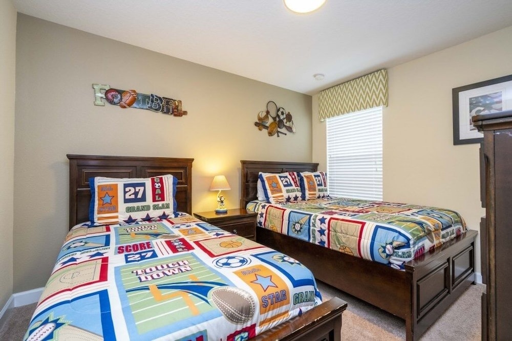 Family Pool Home Near Disney!! Modern Decor, Bbq ,resort W/ Tons Of Amenities! 6 Bedroom Home