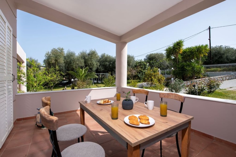 Green Hill Family Villa