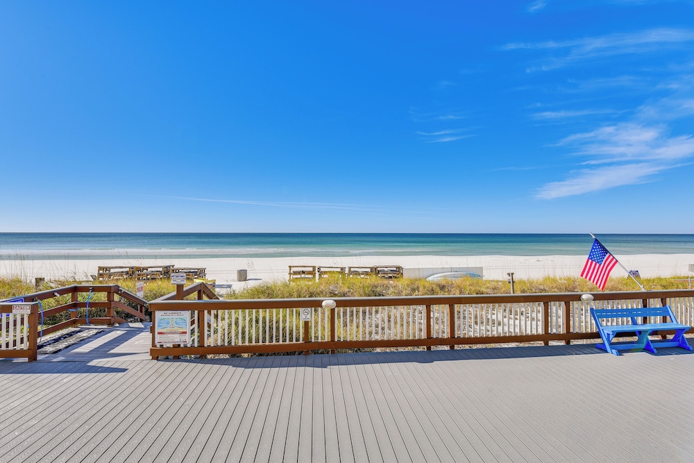 Beach & Pool Access: Regency Towers Condo in Pcb!