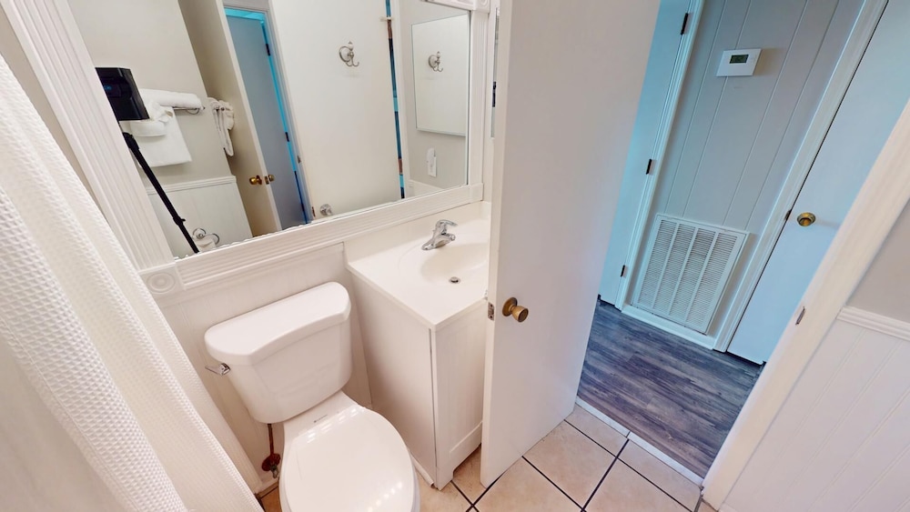 Beach Racquet B by Tybee Vacation Rentals