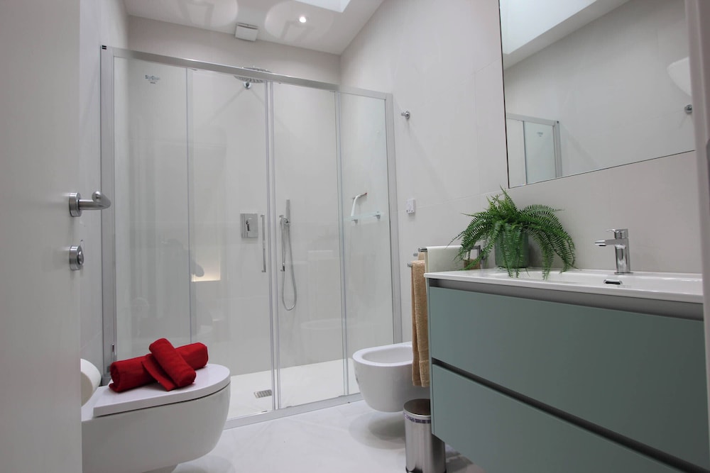 Marsili Suite