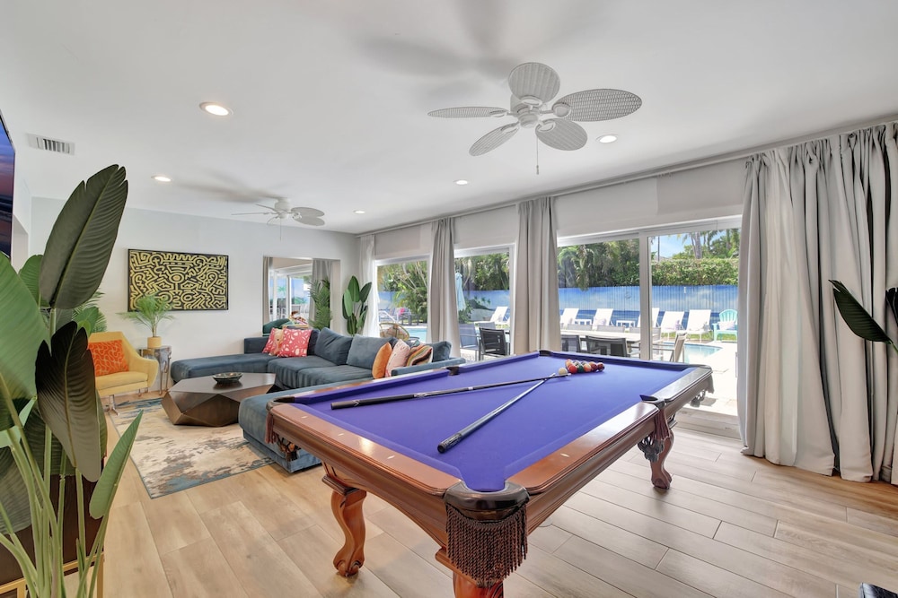 Seabreeze - 6BR Pool and Steps to Beach
