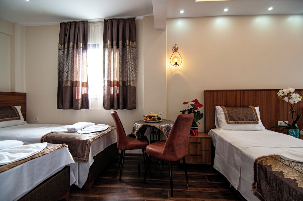 By Historial Hotel - Image 63