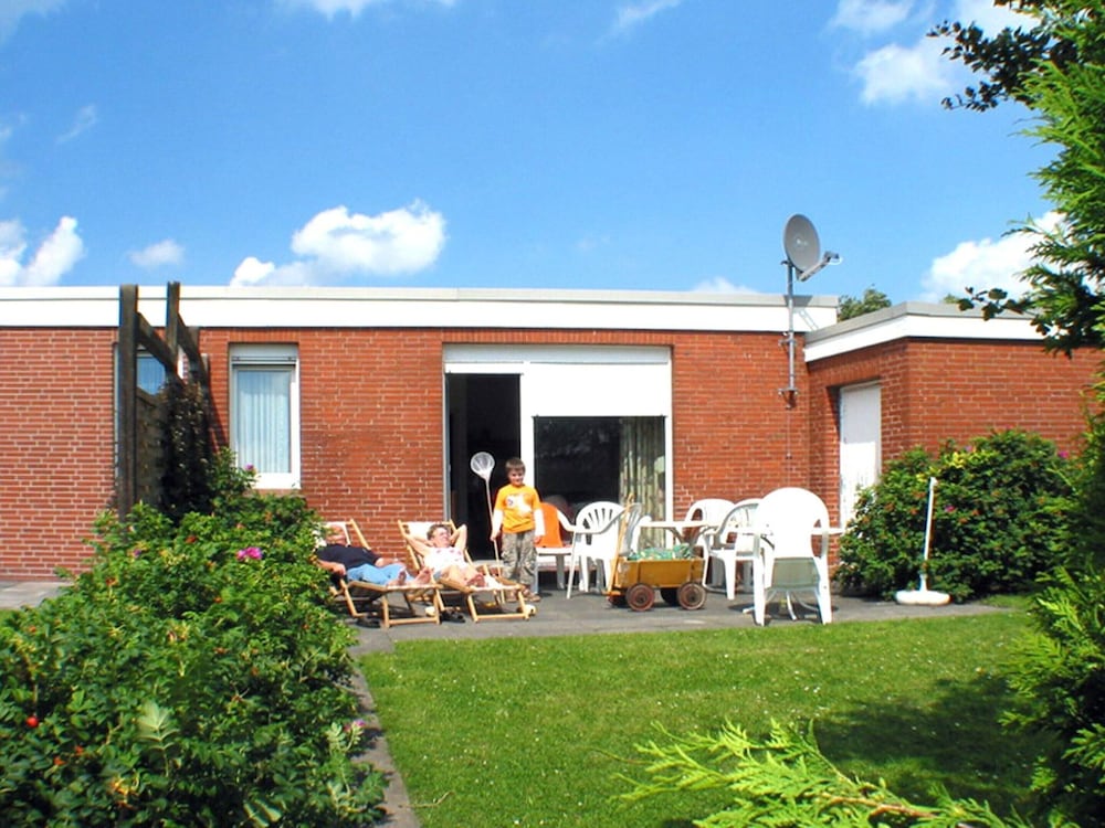 Bungalow Near Dornumersiel Beach