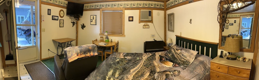 Cadillac Vacations - Birchwood Resort  Campground - Property Image 1