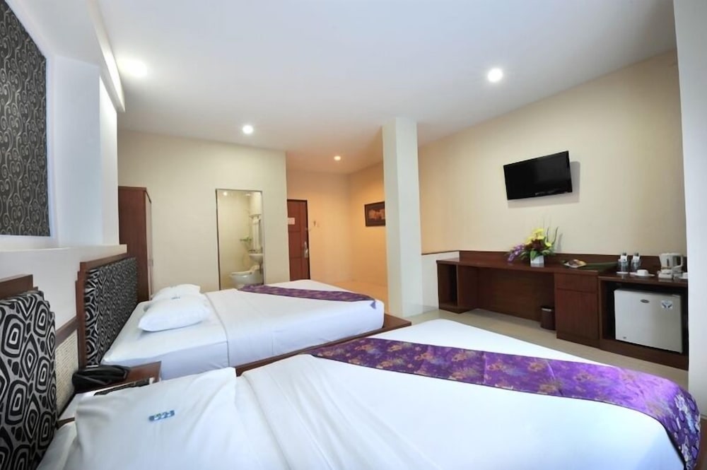 Gaja Hotel
