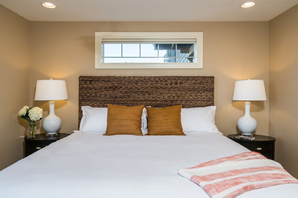 Blue Starfish by Avantstay Ocean Views Direct Cannon Beach Access
