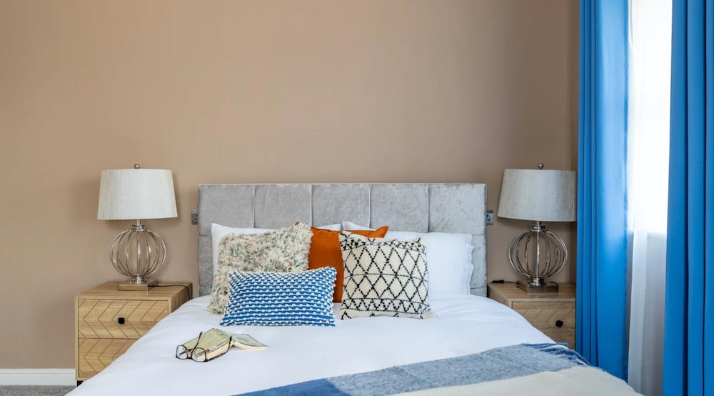 Captivating 2-bed Apartment in Chatham view 3