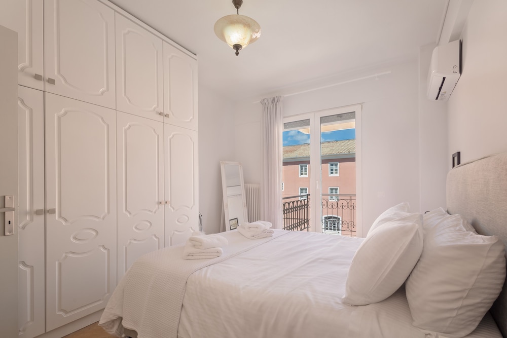 Old Fortress View Roof Top Apartment by Konnect photo 2