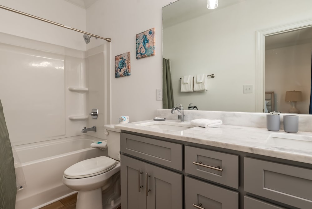 Beautiful C's - 2924 Bienville Blvd 5 Bedroom Home
