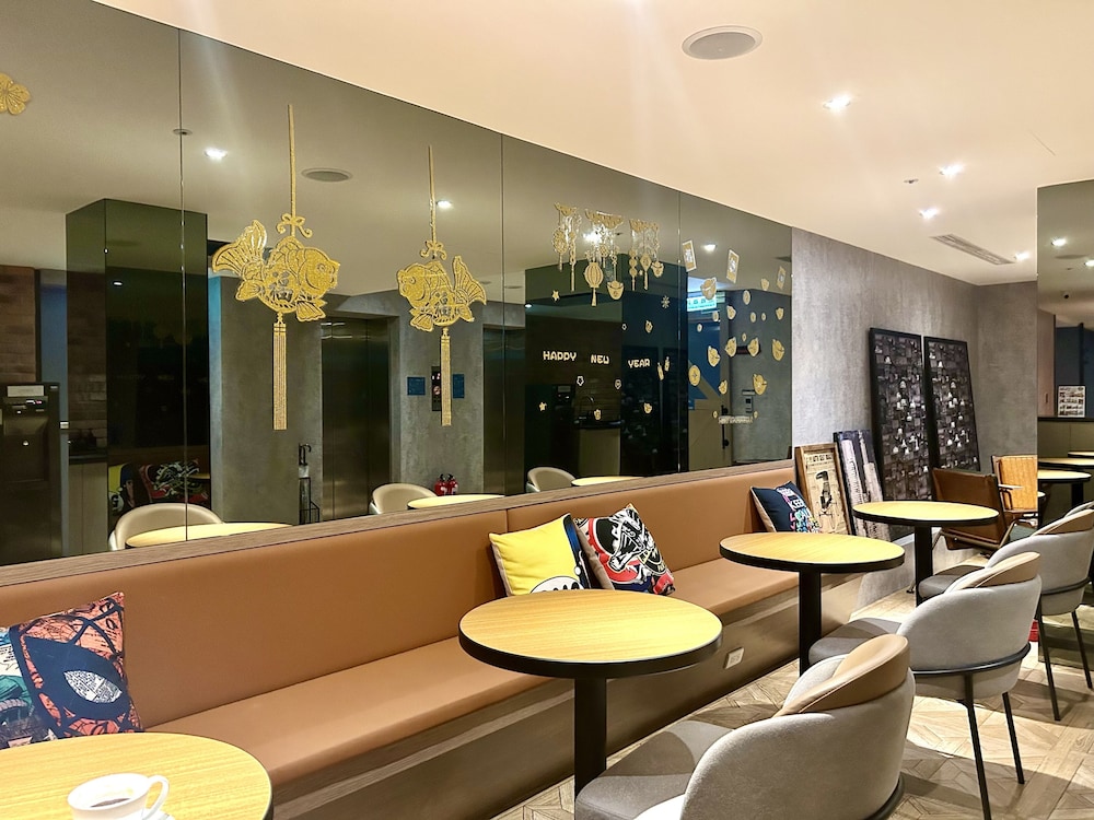 Fun Stay Inn Ximen