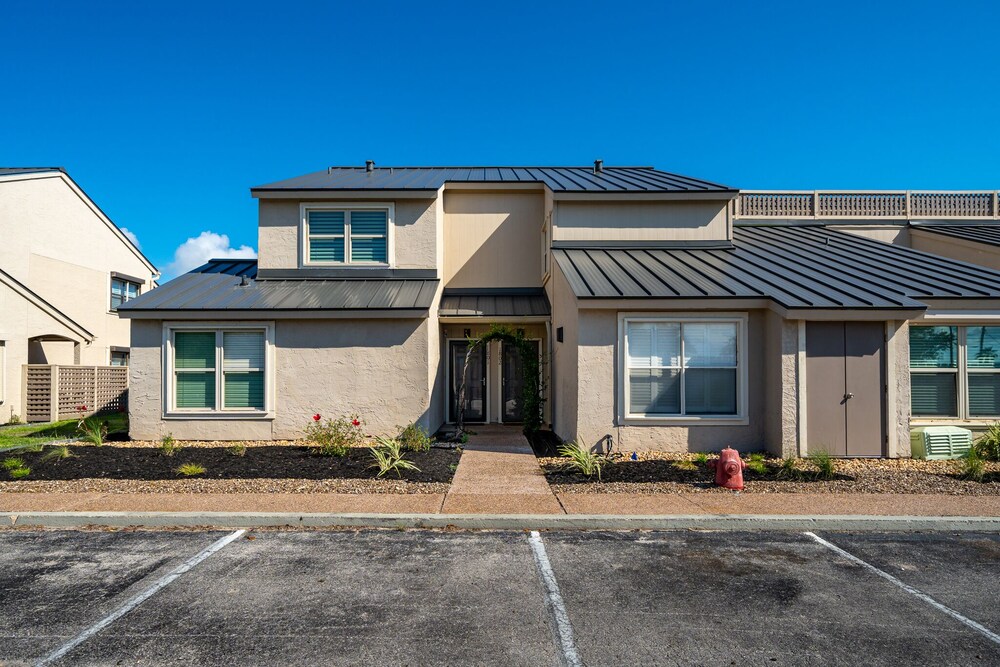 Bay House Condos by Miss Kitty’s, photo 15