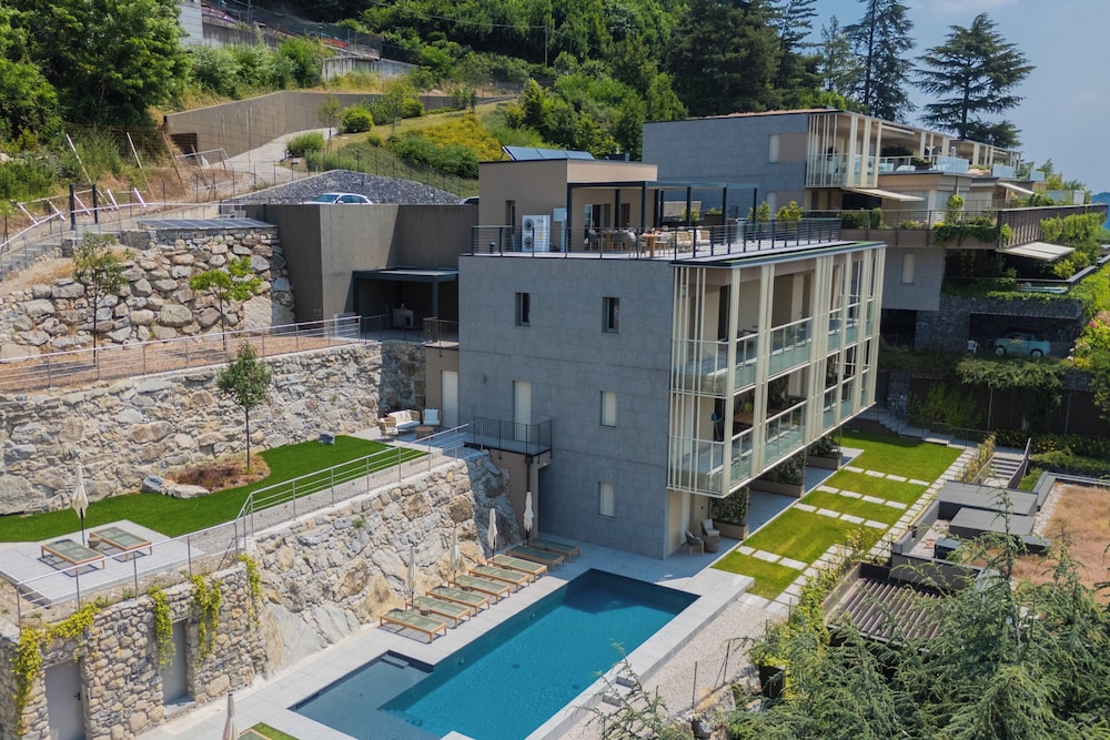 Pureview Luxury Suites, with breakfast & pool by Rent all Como