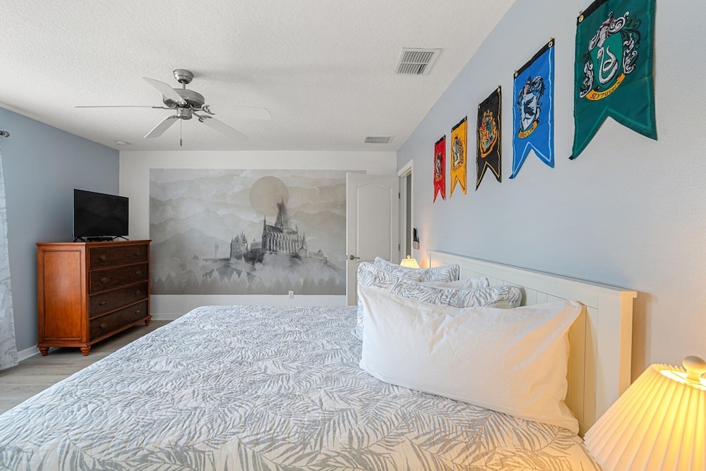8963 Majesty Palm Rd