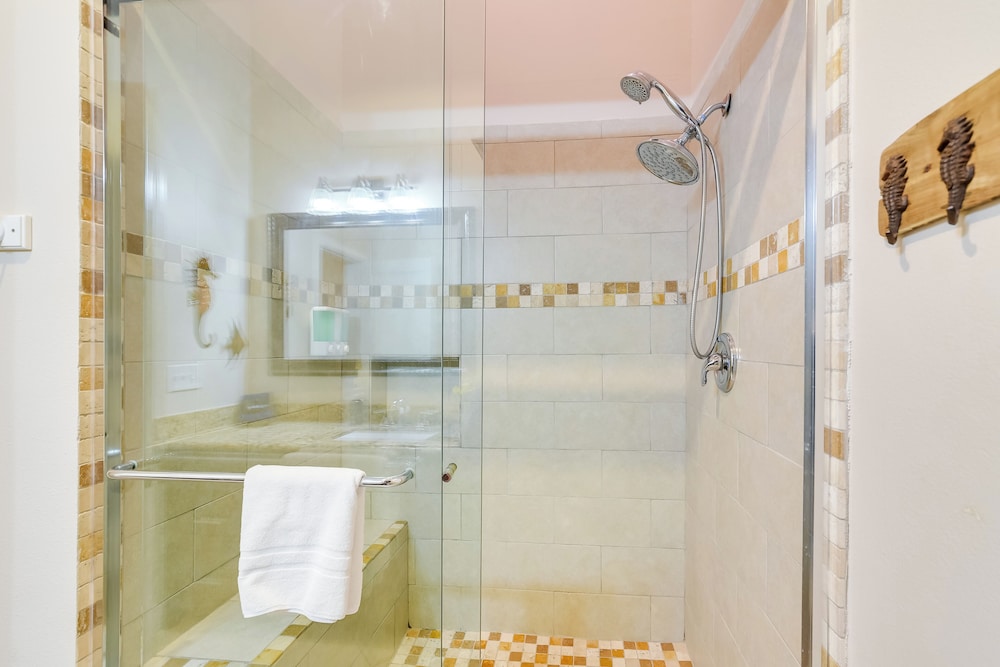 Walk to Beach: Pool-view Condo in Galveston!
