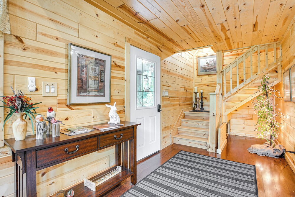 Idyllic Cabin in the Heart of Hocking Hills view 4