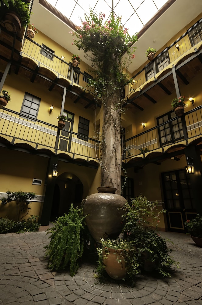 Hostal Naira