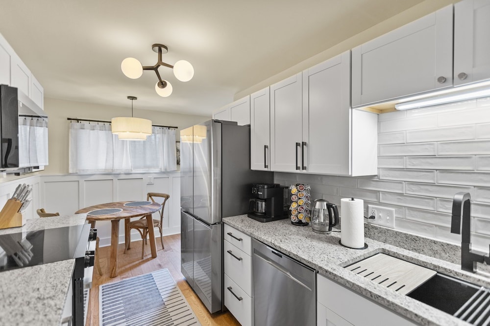 Abode 81 in Newark