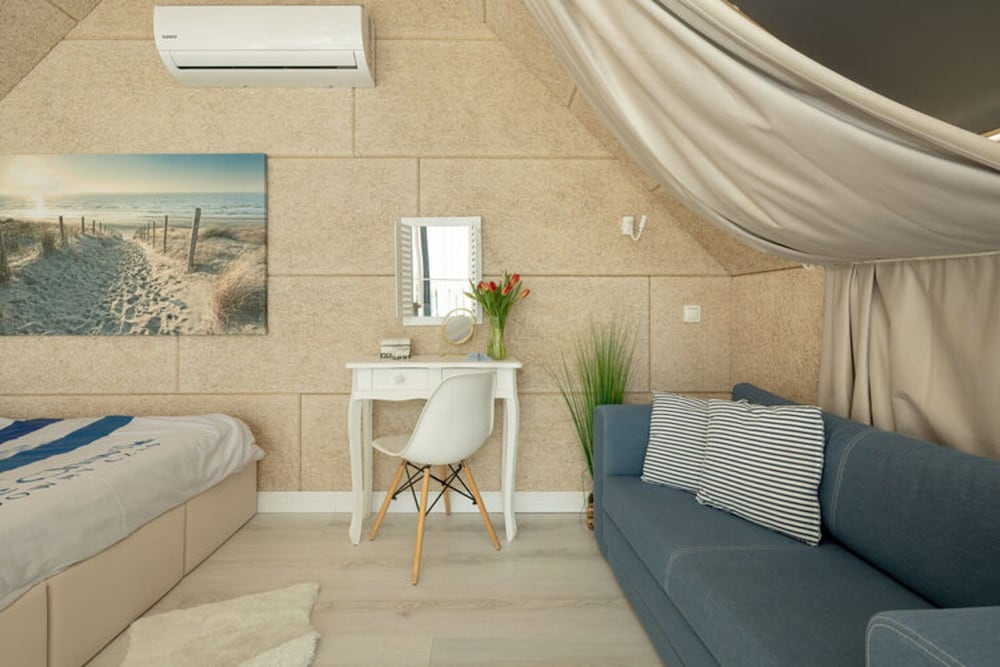 House With a Huge Terrace and a Whirlpool Bathtub view 3