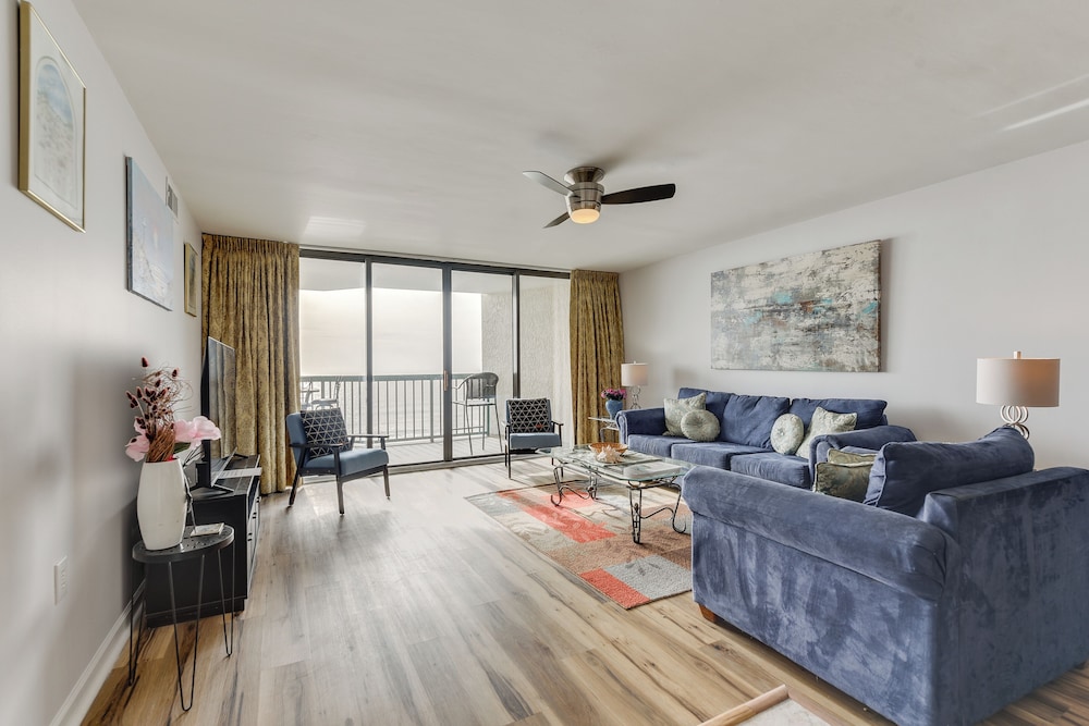 Pool & Hot Tub Access at Oceanfront Resort Condo!